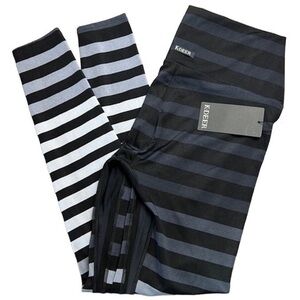 K-DEER - ‘Signature Stripe’ Leggings. Full length. SZ: 4X NWT